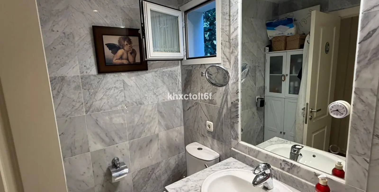Venta de apartamento en planta media en Bahía de Marbella 14