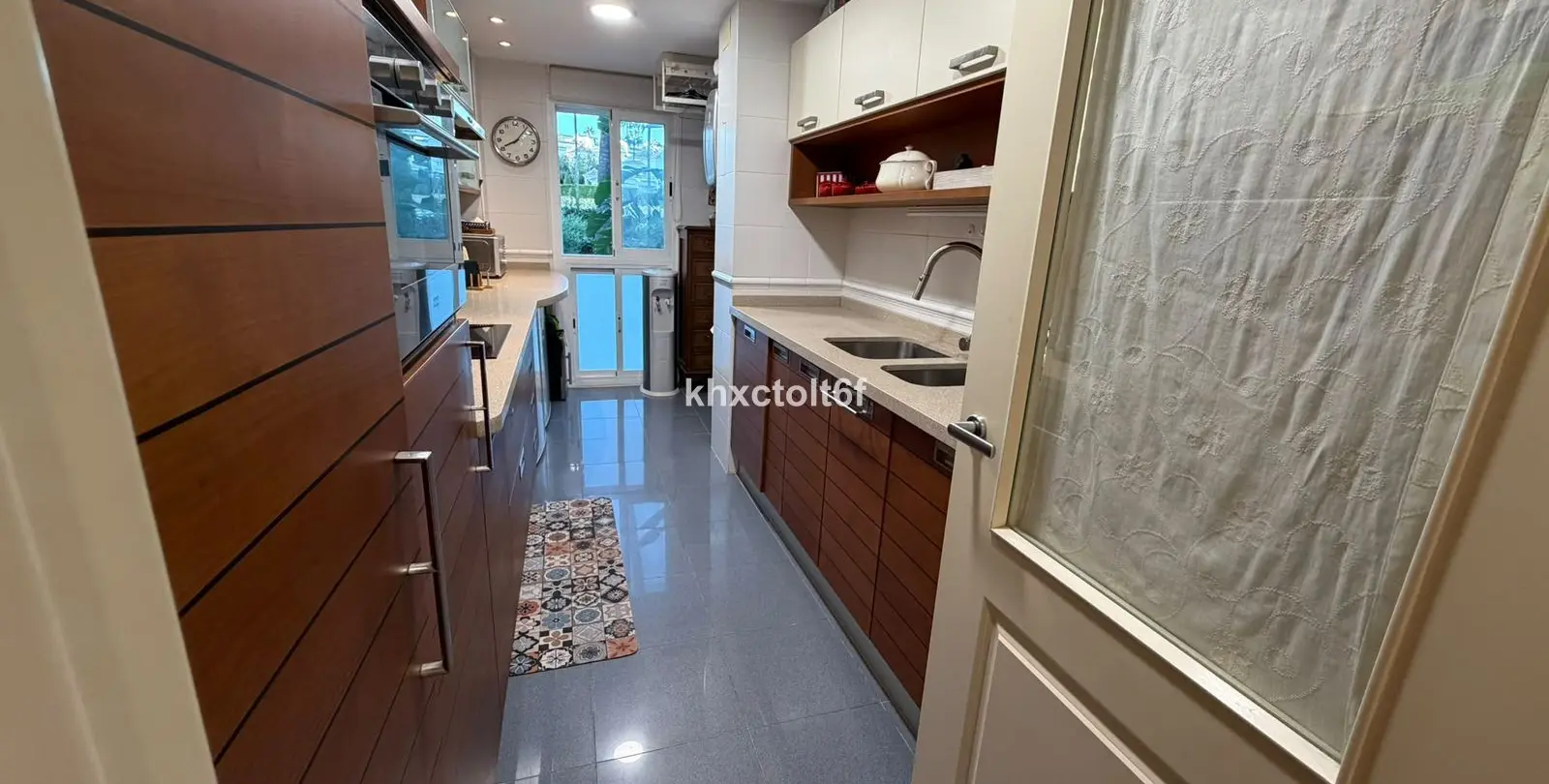 Venta de apartamento en planta media en Bahía de Marbella 19