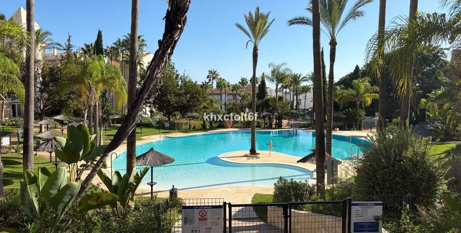 Venta de apartamento en planta media en Bahía de Marbella 27