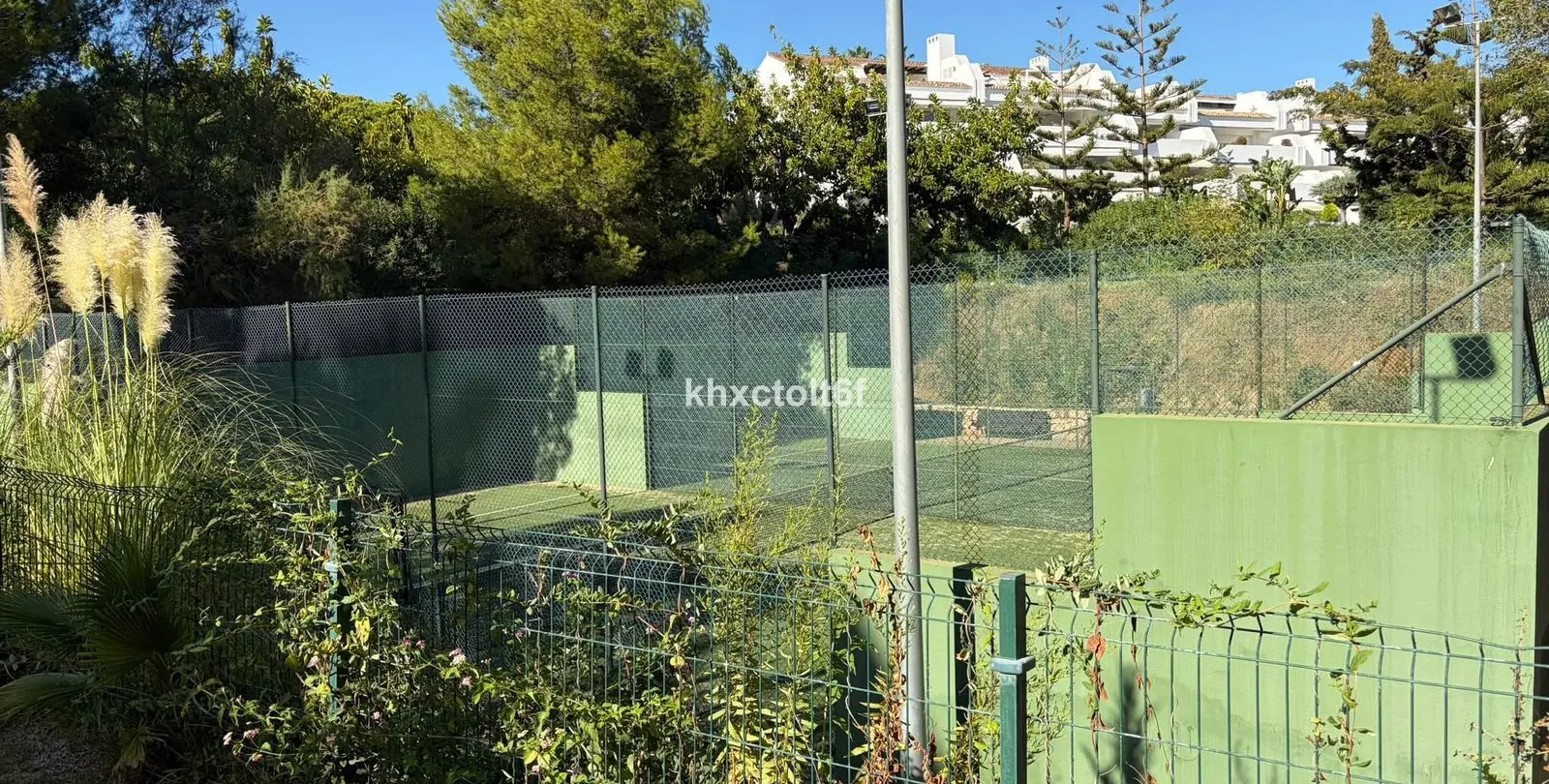 Venta de apartamento en planta media en Bahía de Marbella 30