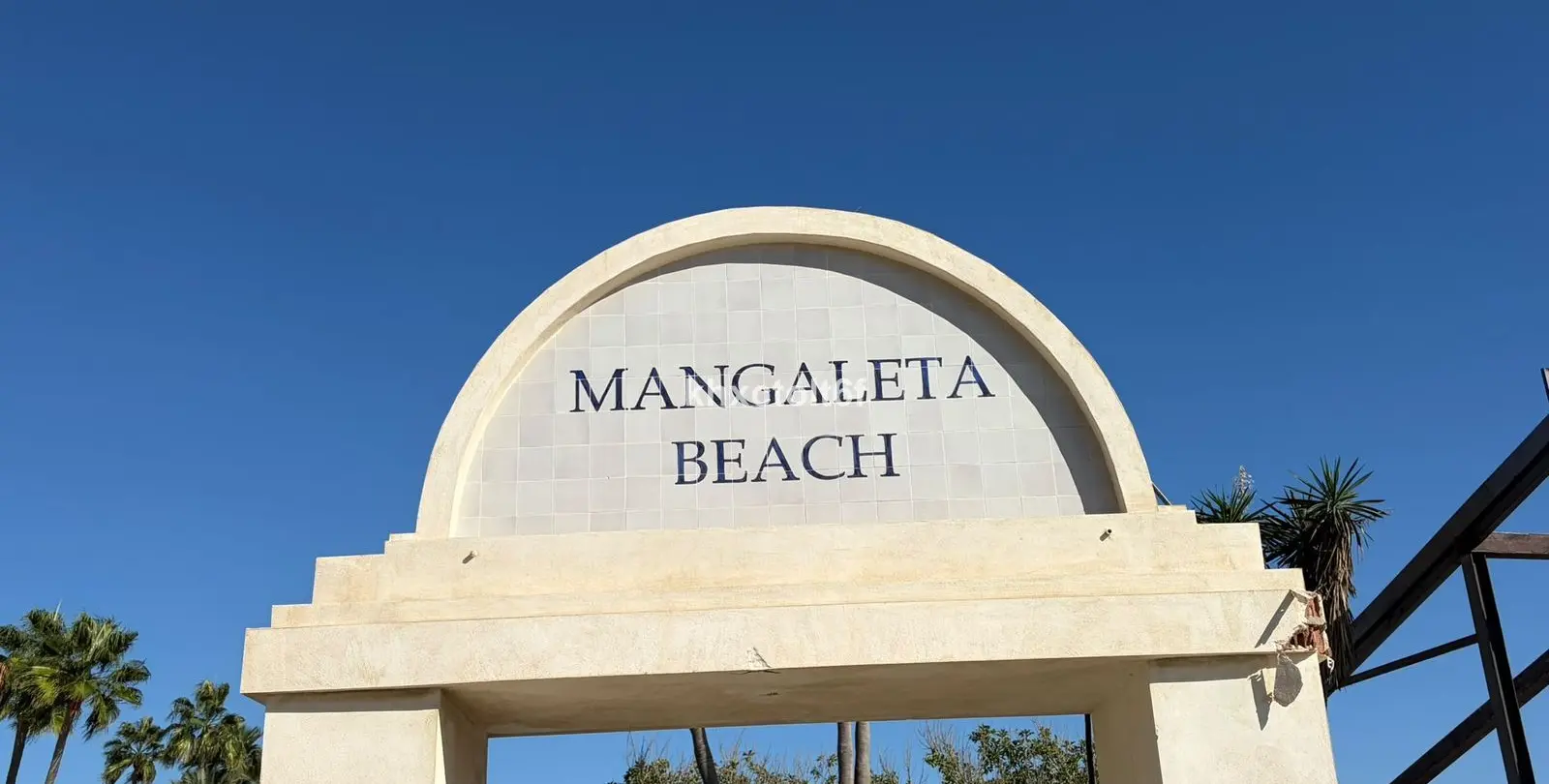 Venta de apartamento en planta media en Bahía de Marbella 35