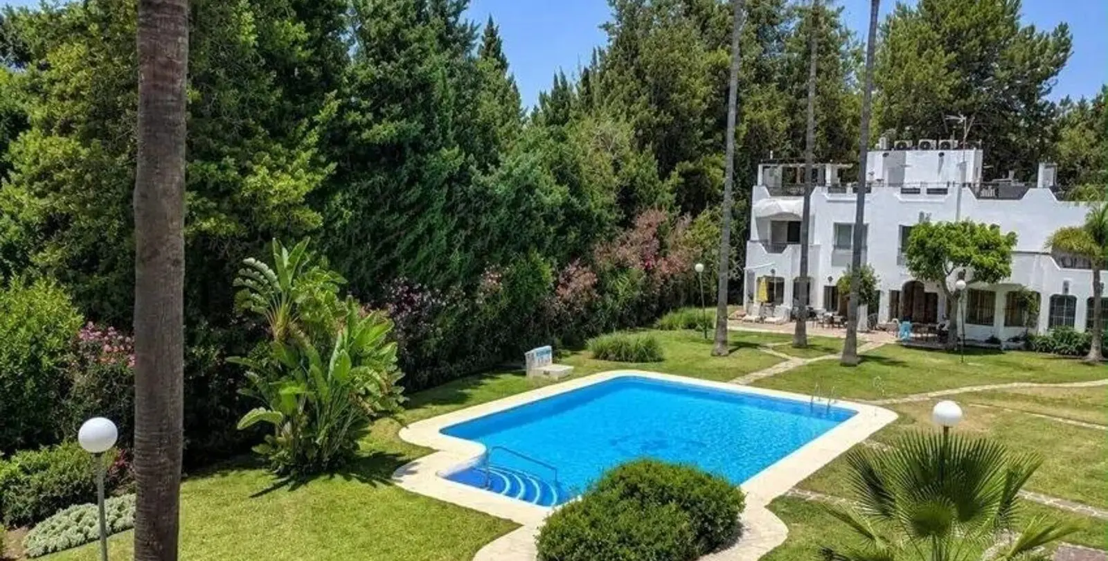 Sale of townhouse in Nueva Andalucía 1