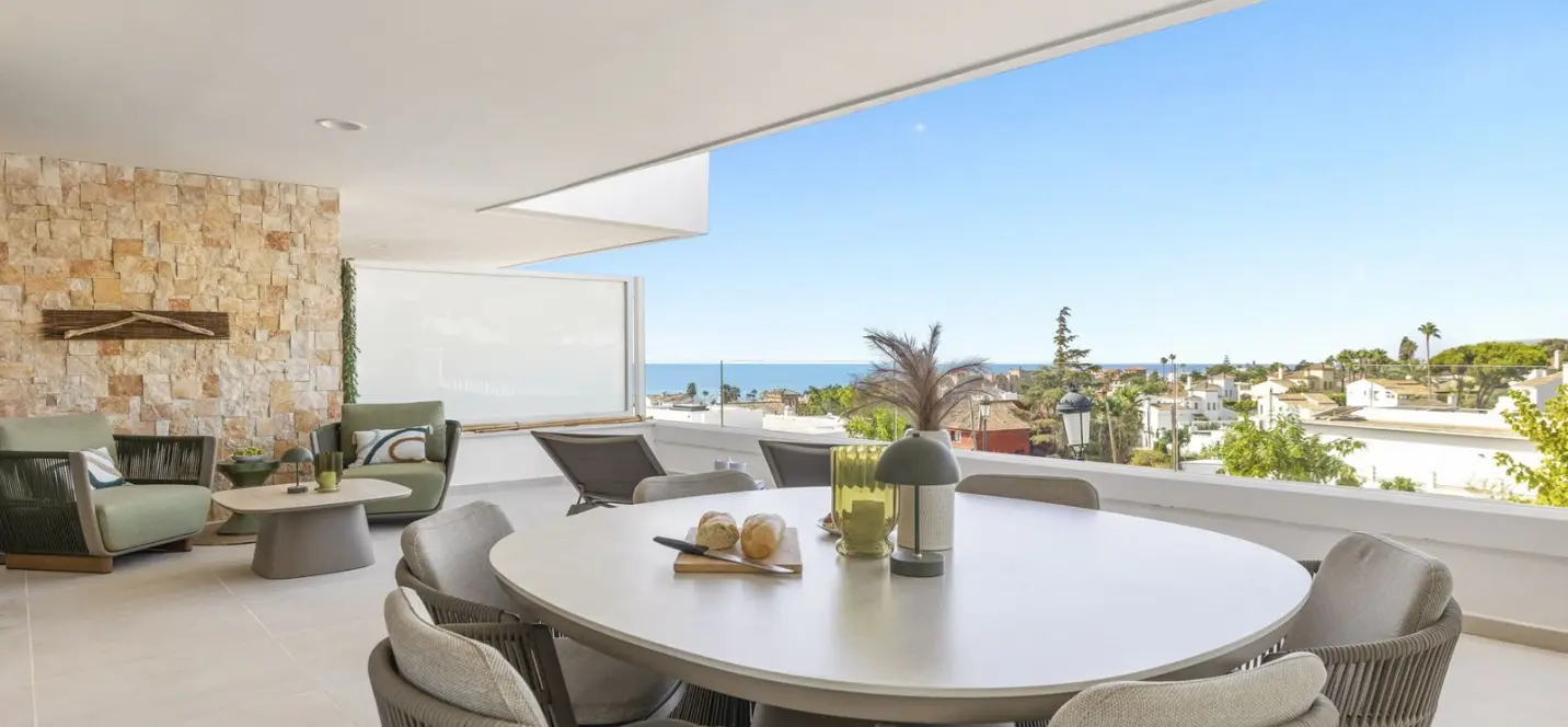 Продажа апартаментов на первом этаже в Estepona 0