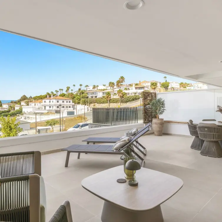 Продажа апартаментов на первом этаже в Estepona