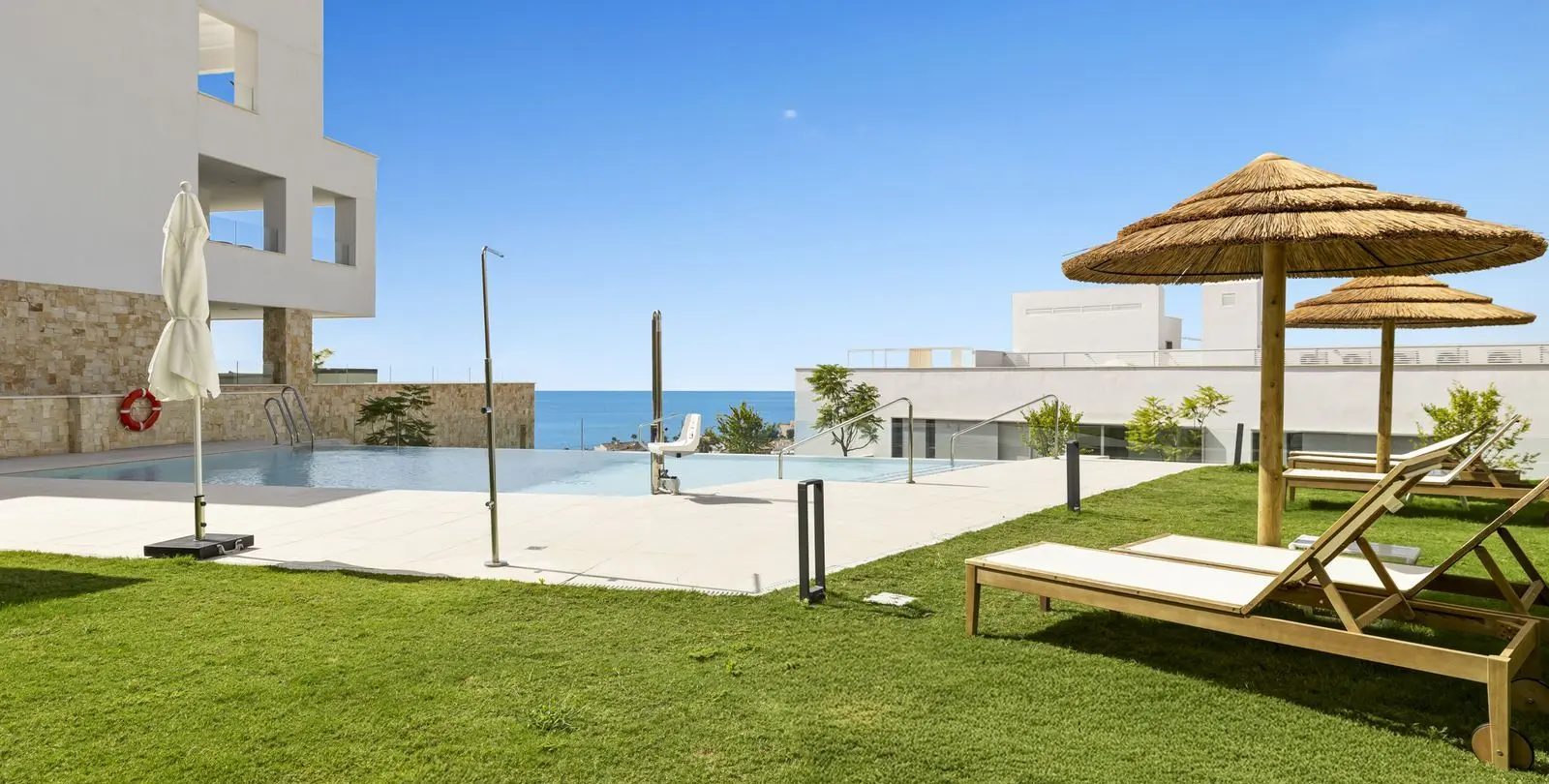 Продажа апартаментов на первом этаже в Estepona 24