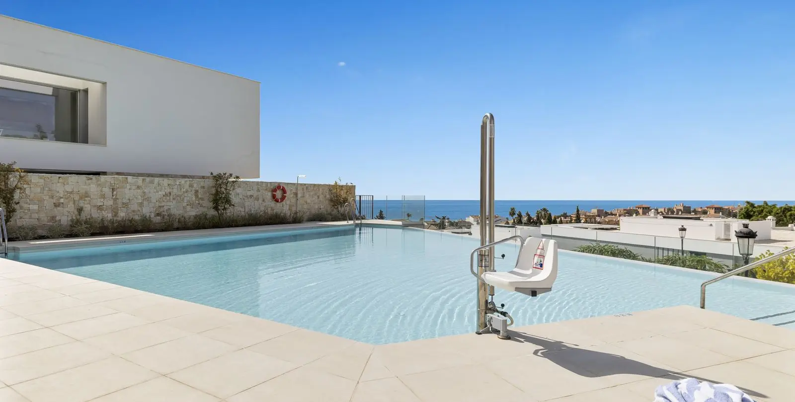 Продажа апартаментов на первом этаже в Estepona 25