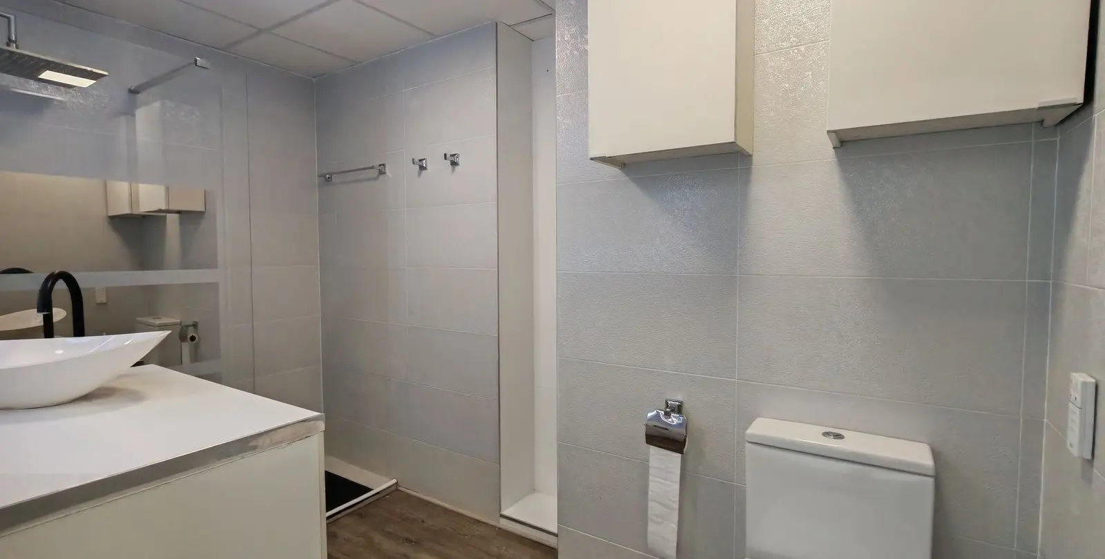 Venta de apartamento en planta media en Marbella 19