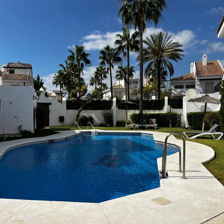 Venta de adosado en Nueva Andalucía
