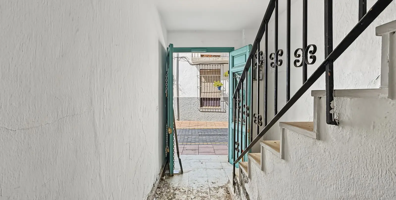 Продажа дома на две семьи в Estepona 9