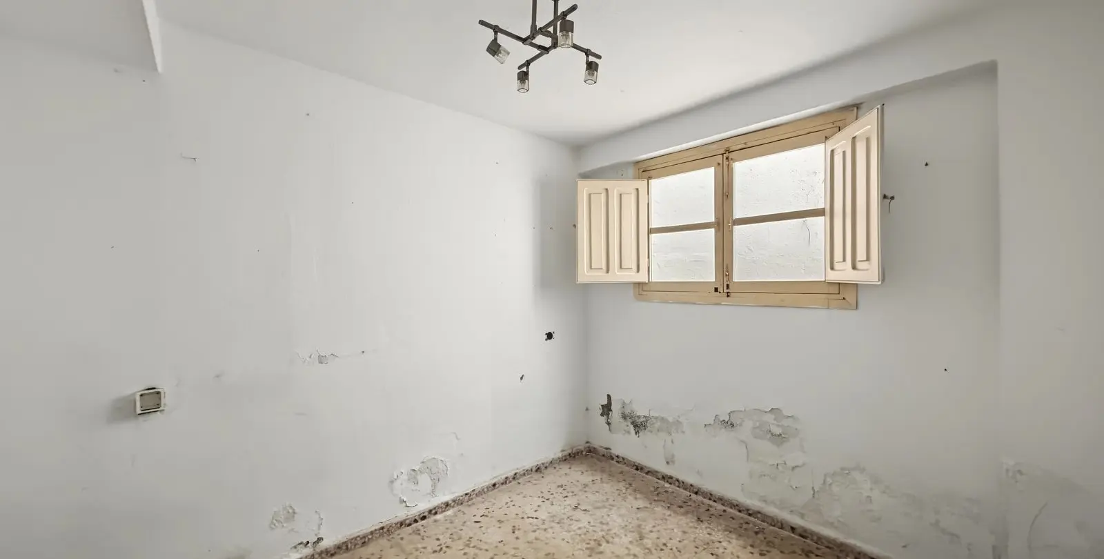 Продажа дома на две семьи в Estepona 19