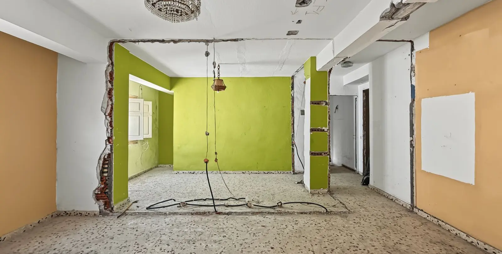 Продажа дома на две семьи в Estepona 32