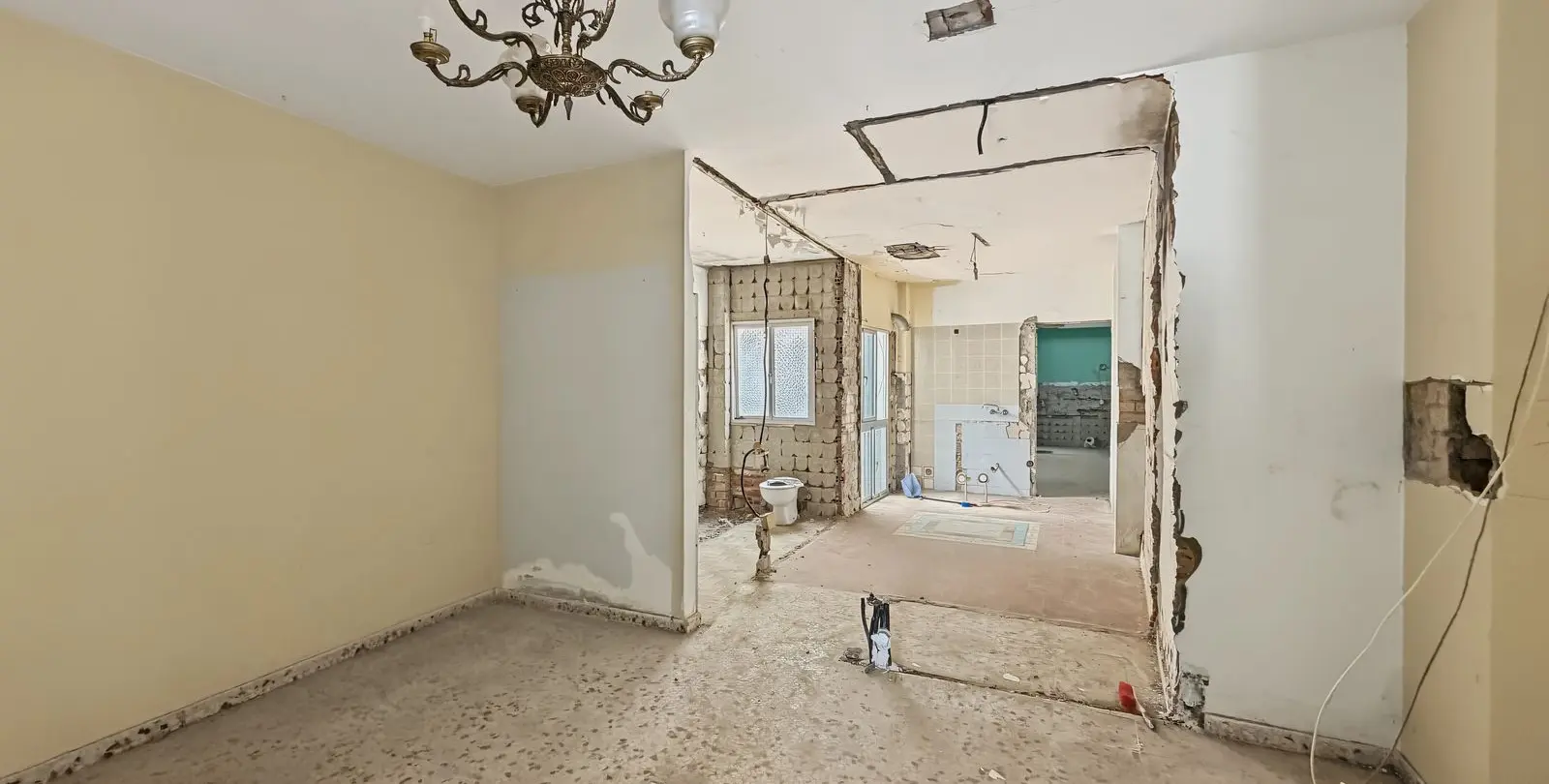Продажа дома на две семьи в Estepona 33