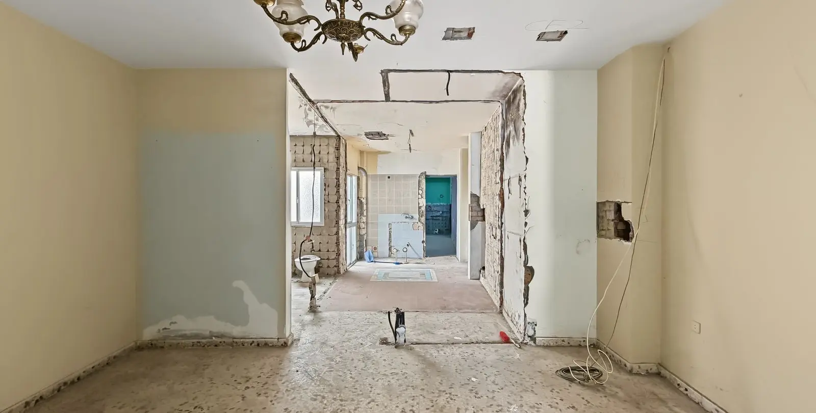 Продажа дома на две семьи в Estepona 34