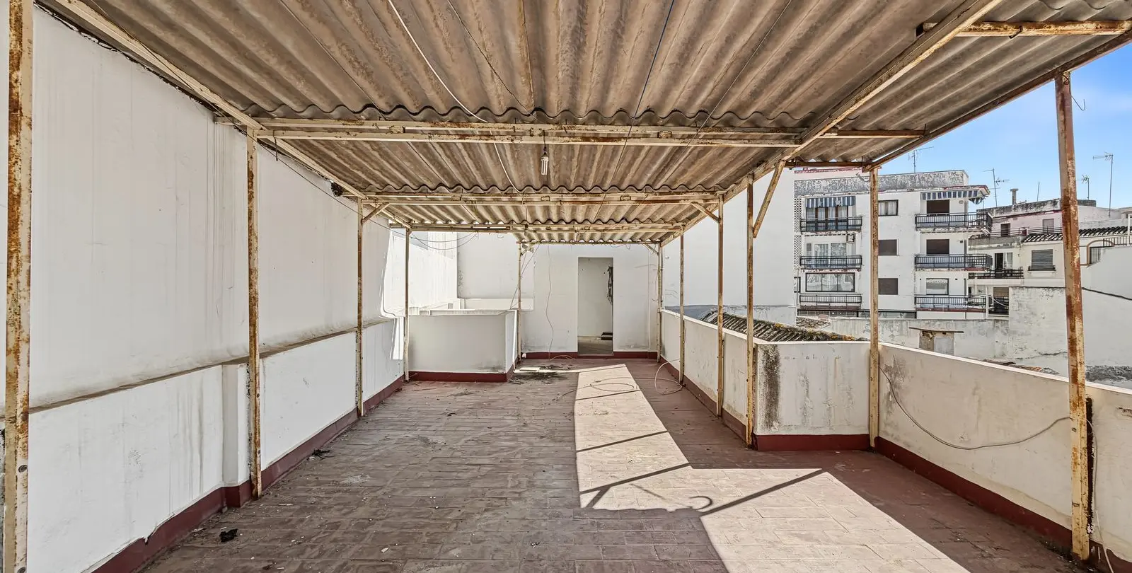 Продажа дома на две семьи в Estepona 47