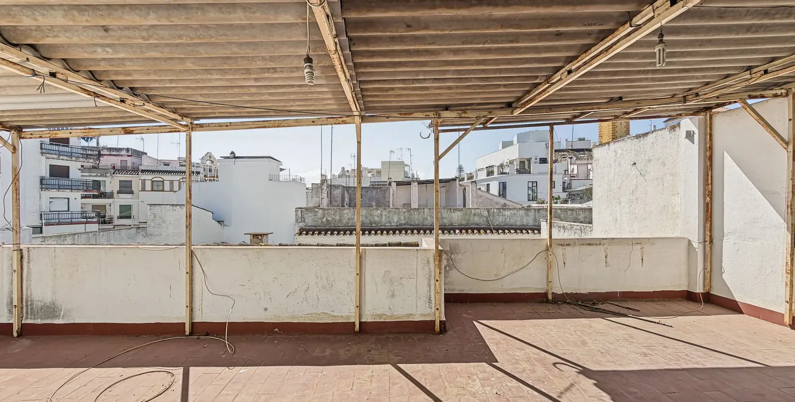 Продажа дома на две семьи в Estepona 48