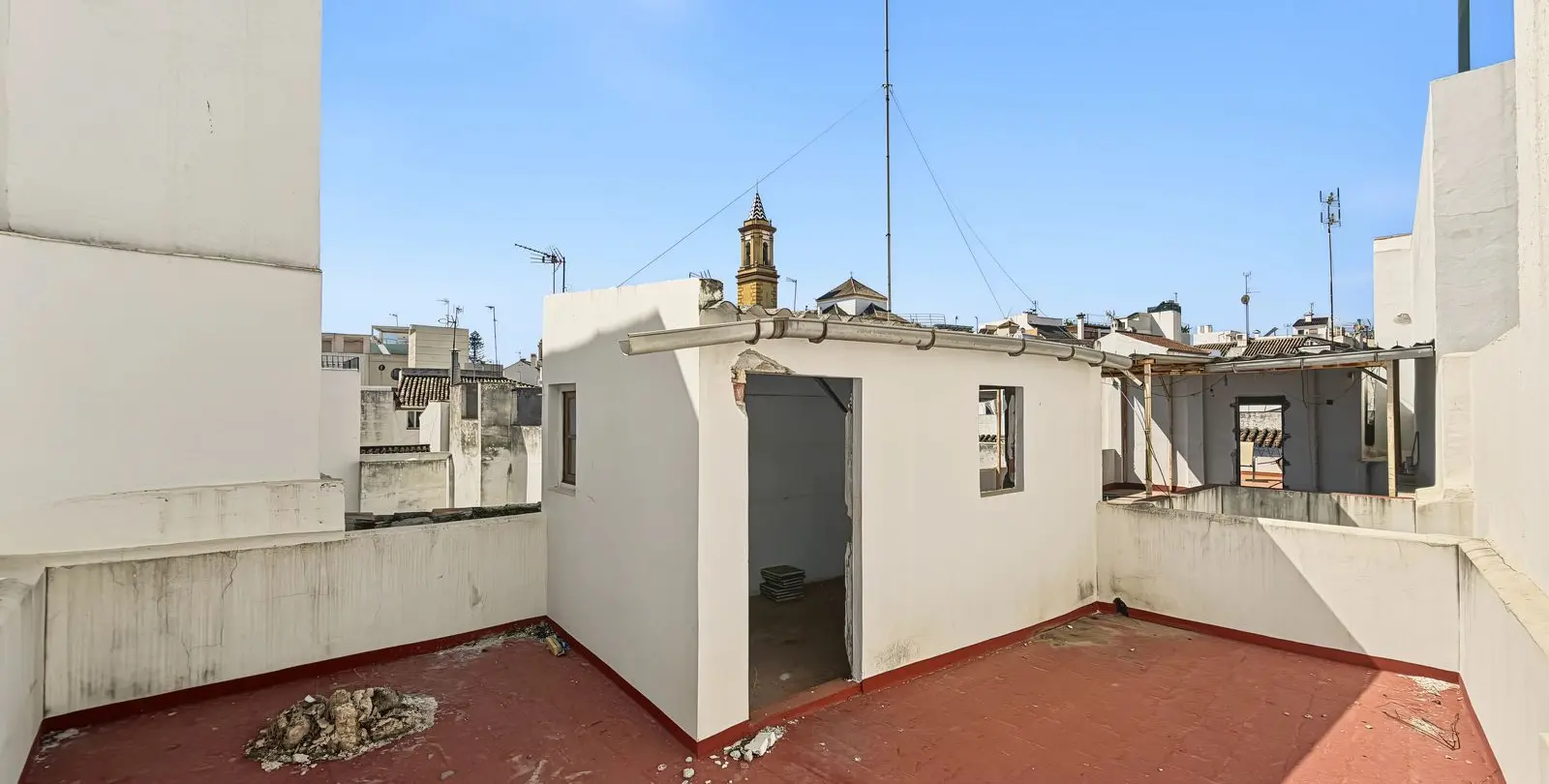 Продажа дома на две семьи в Estepona 54