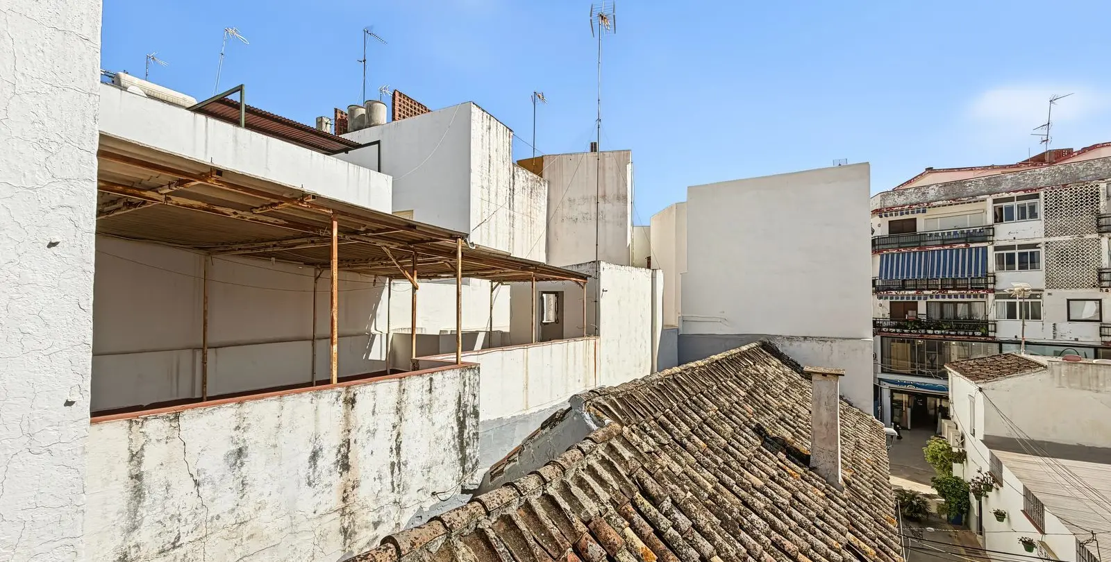 Продажа дома на две семьи в Estepona 58