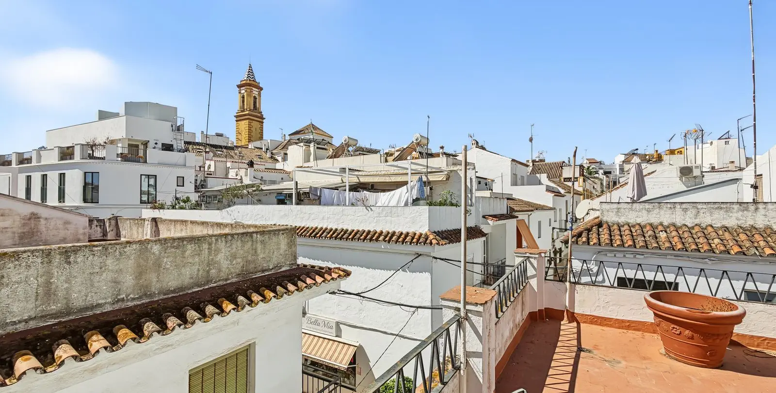Продажа дома на две семьи в Estepona 59