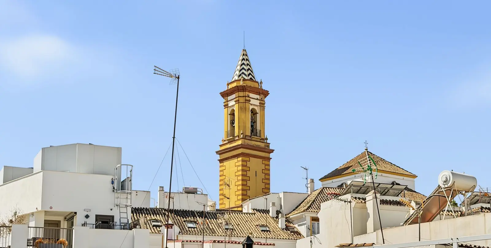 Продажа дома на две семьи в Estepona 61