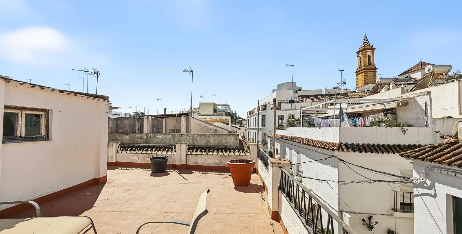 Продажа дома на две семьи в Estepona 65