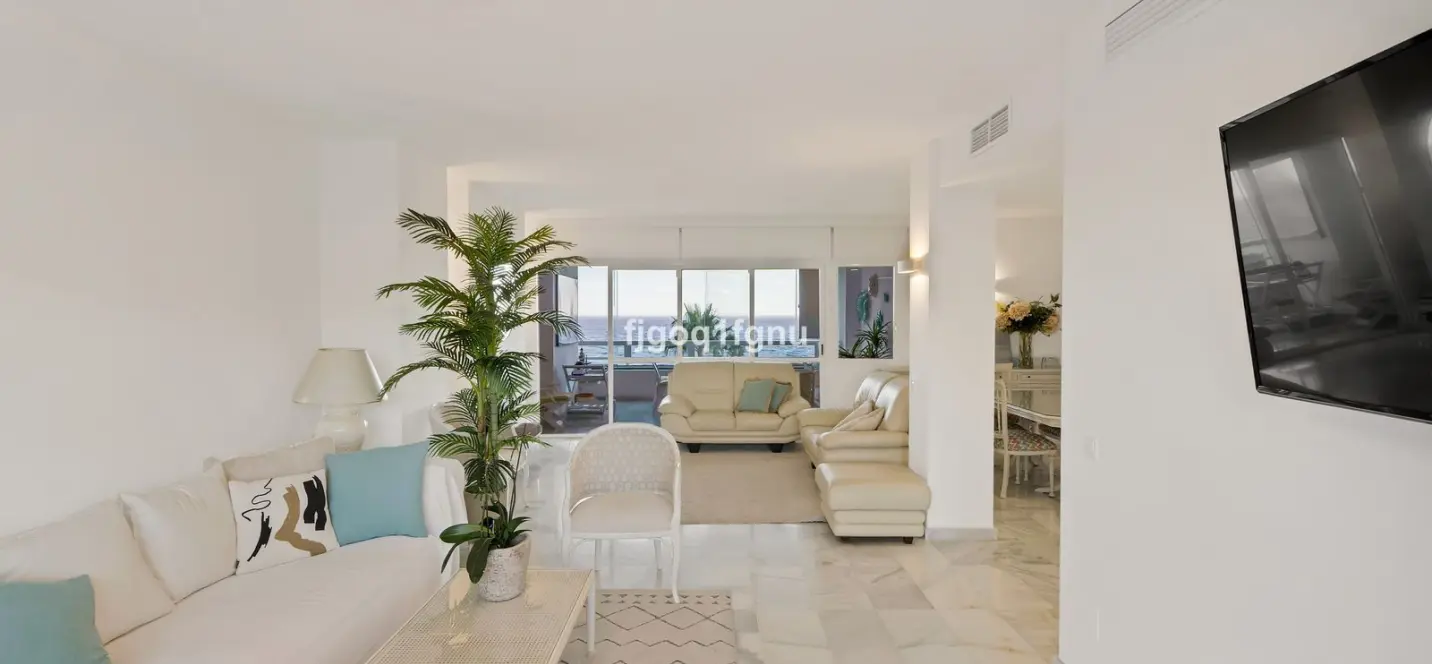 Venta de apartamento en planta media en Marbella 4