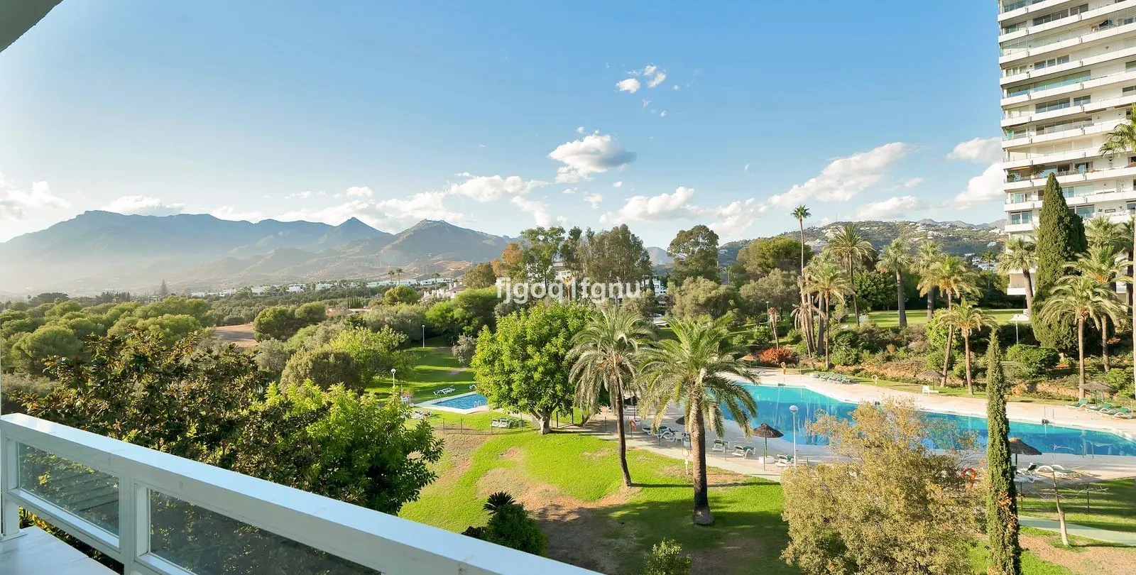 Продажа апартаментов на среднем этаже в Marbella 39
