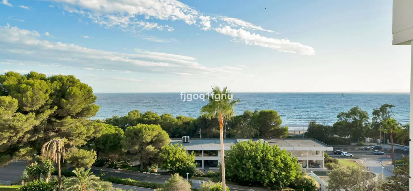 Продажа апартаментов на среднем этаже в Marbella 0