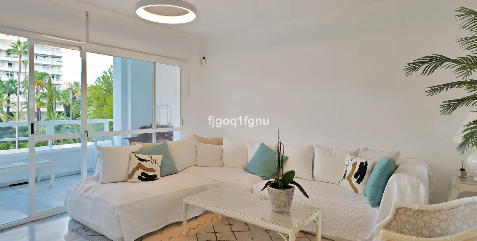 Venta de apartamento en planta media en Marbella 6