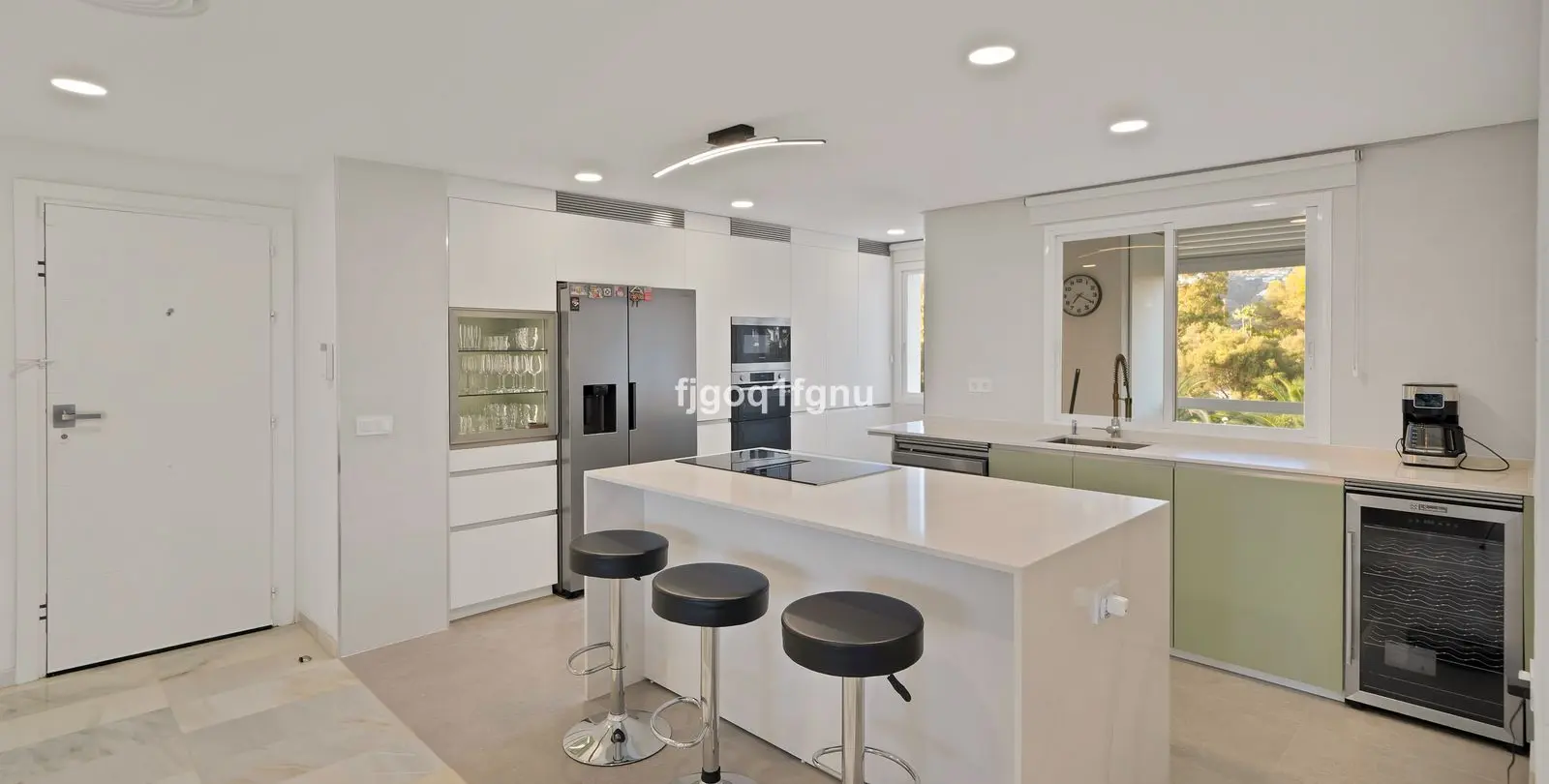 Venta de apartamento en planta media en Marbella 17