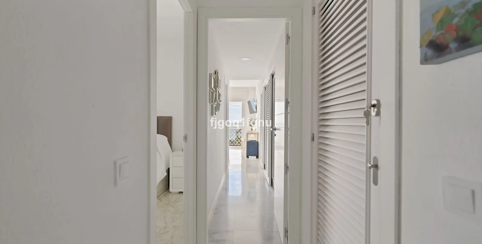 Venta de apartamento en planta media en Marbella 19