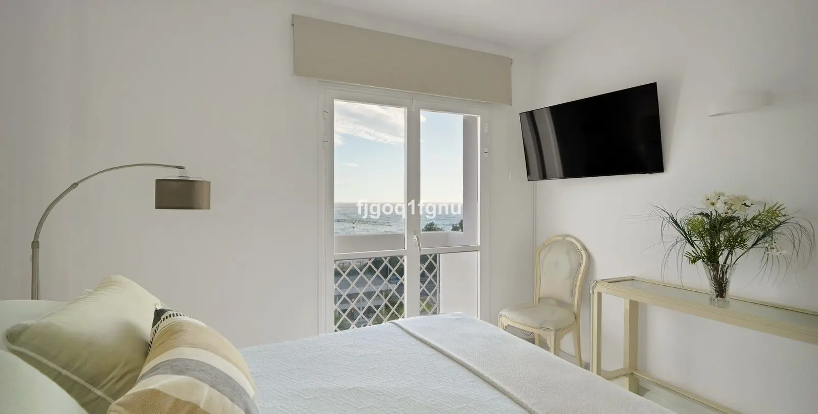 Venta de apartamento en planta media en Marbella 29