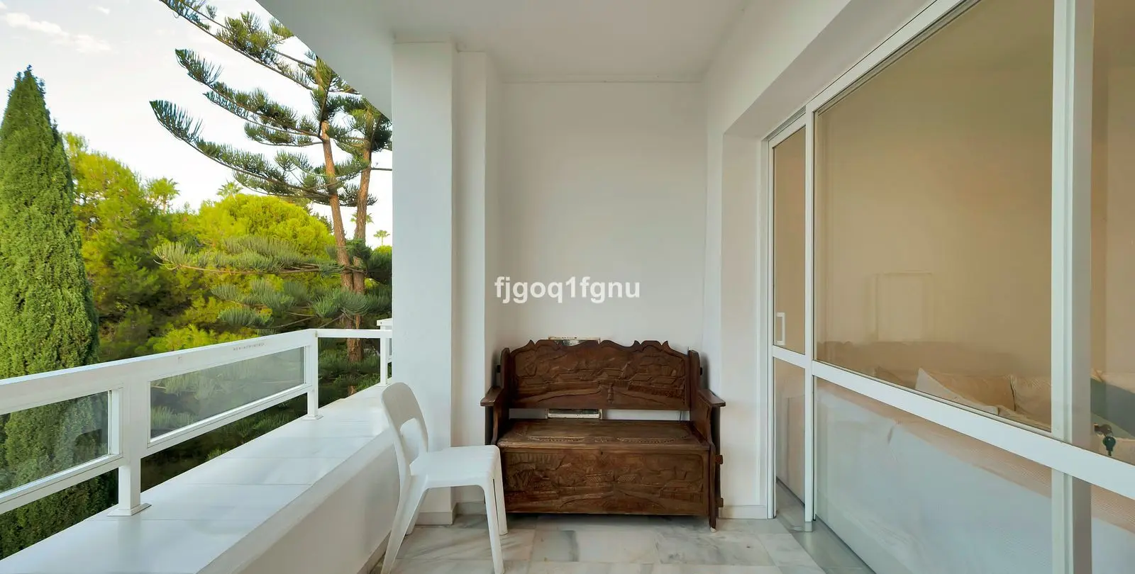 Venta de apartamento en planta media en Marbella 32
