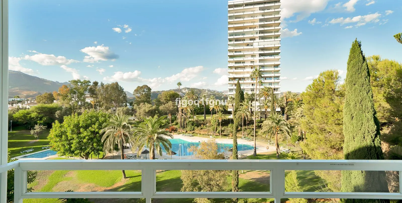 Venta de apartamento en planta media en Marbella 38