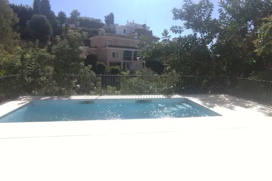 Image 4 thumb