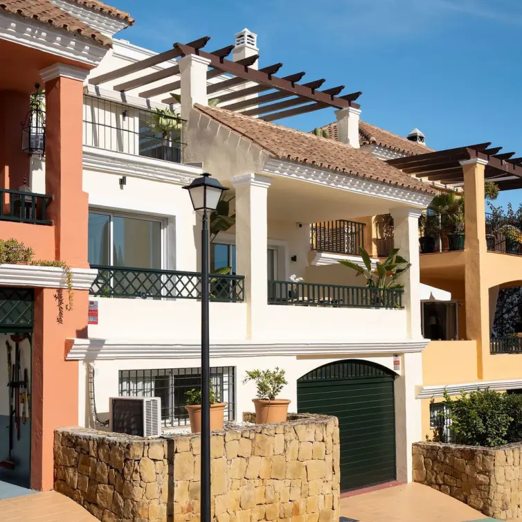 Sale of townhouse in Nueva Andalucía