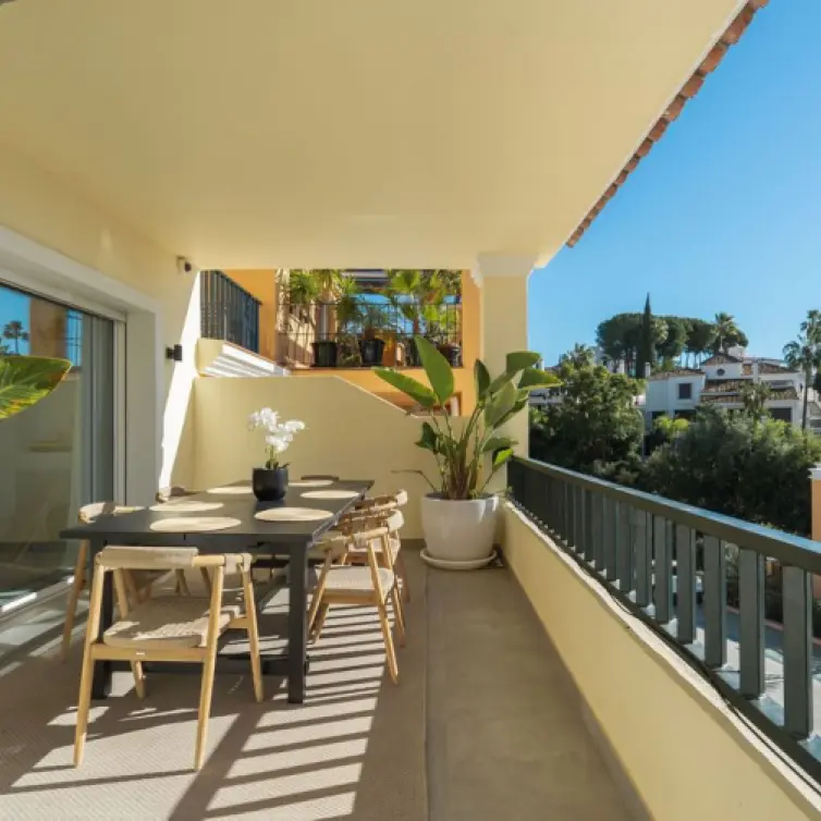 Sale of townhouse in Nueva Andalucía