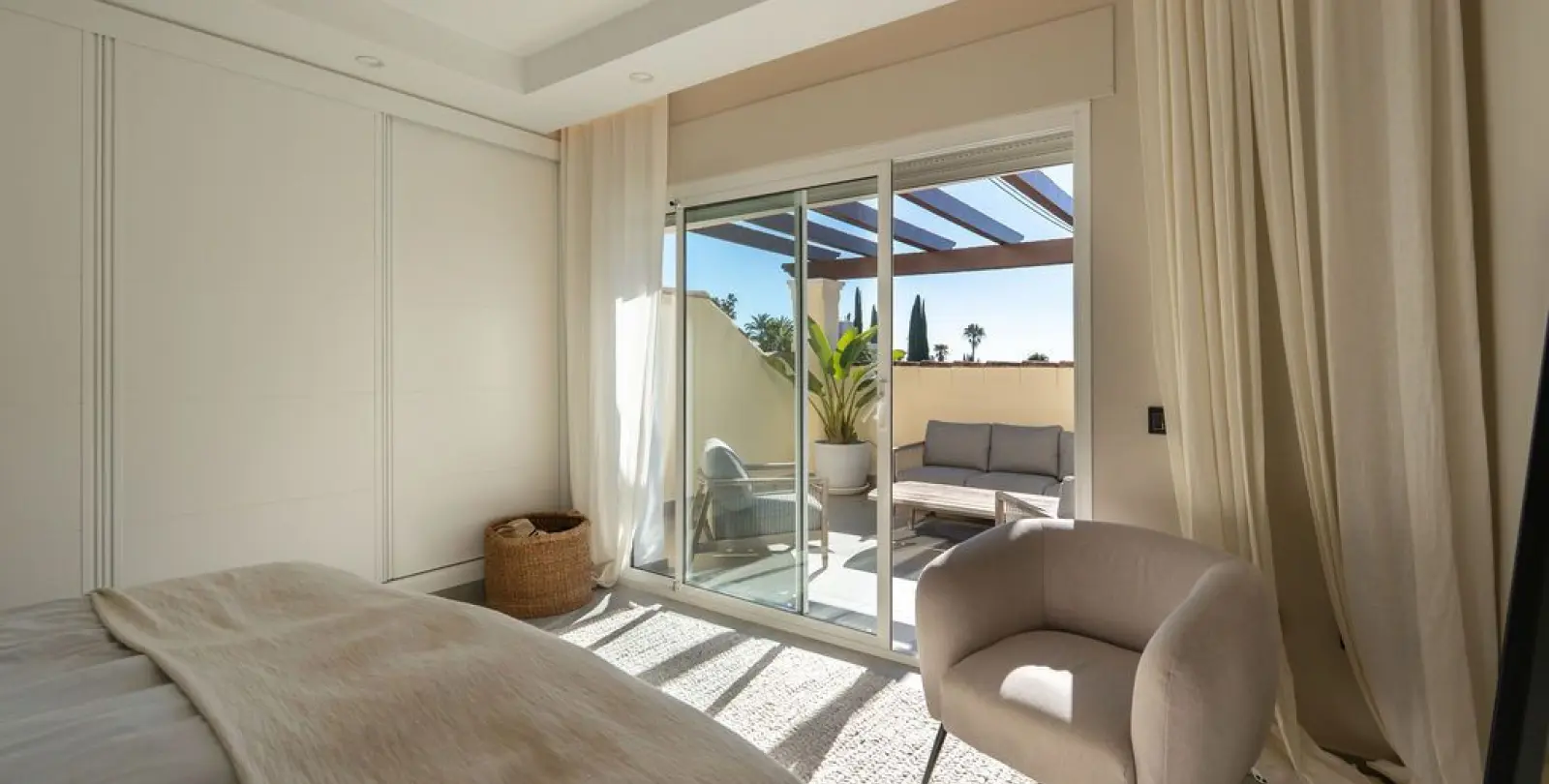 Sale of townhouse in Nueva Andalucía 38