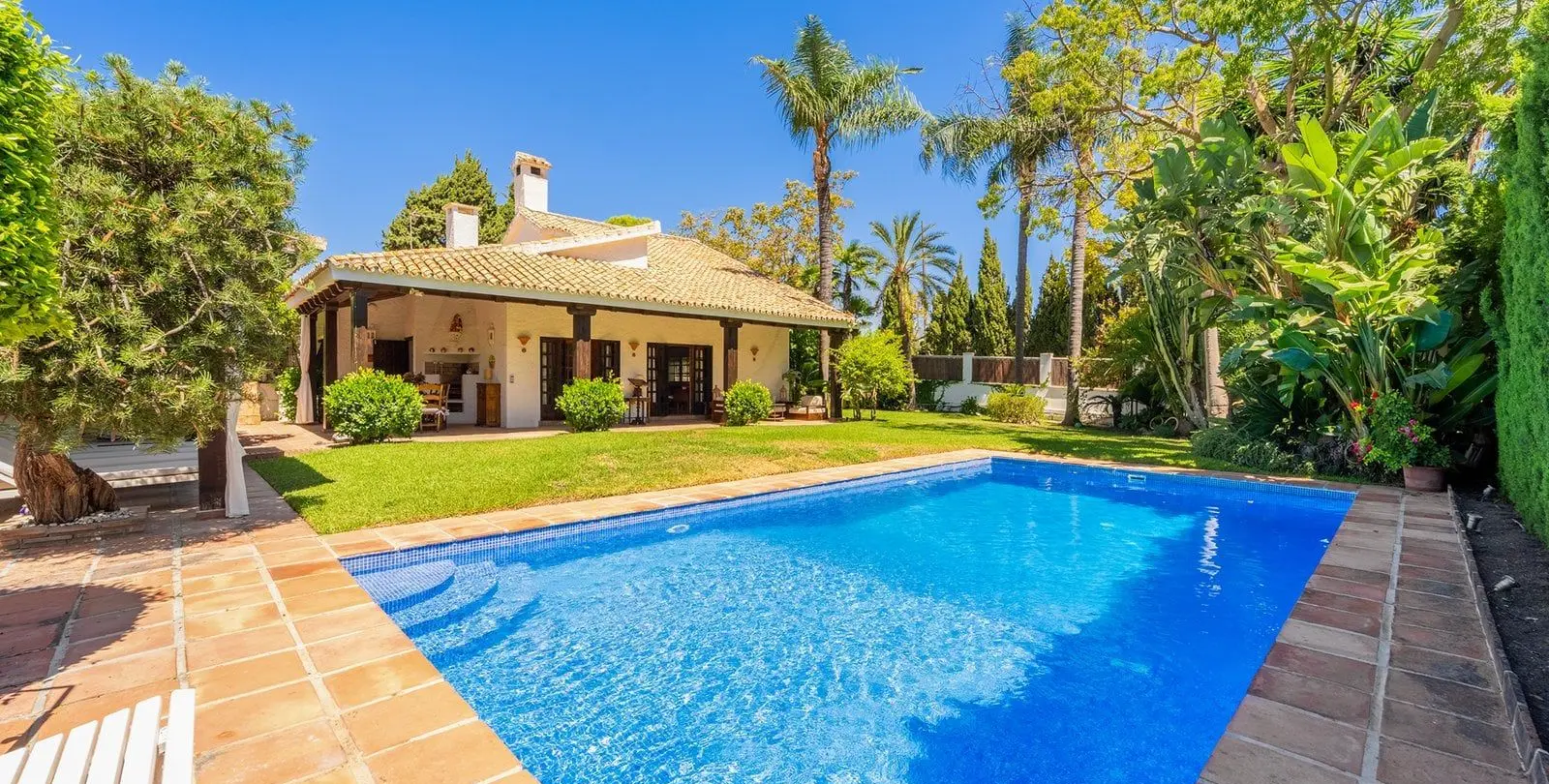 Venta de villa independiente en Marbella 1