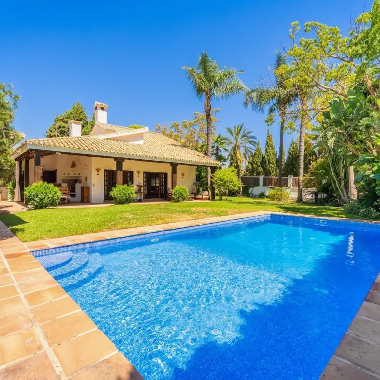 Venta de villa independiente en Marbella