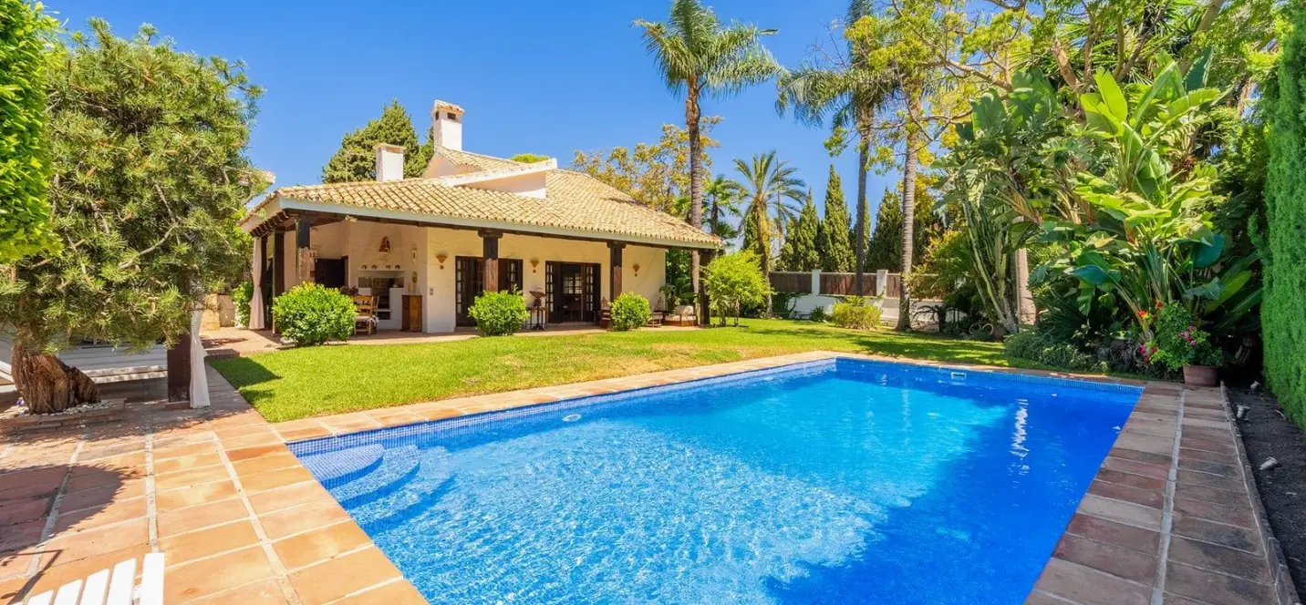 Venta de villa independiente en Marbella 0