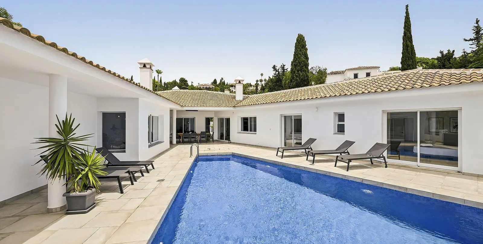 Sale of detached villa in Mijas Costa 1