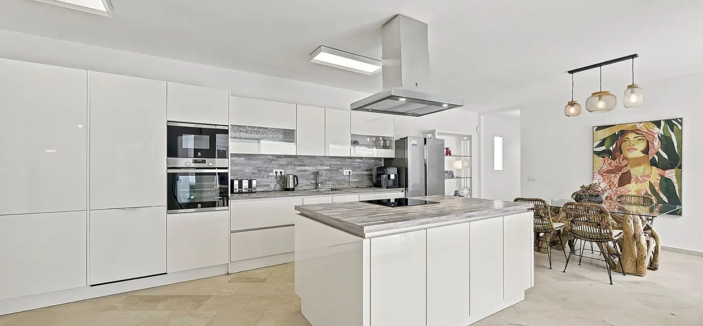 Sale of detached villa in Mijas Costa 3