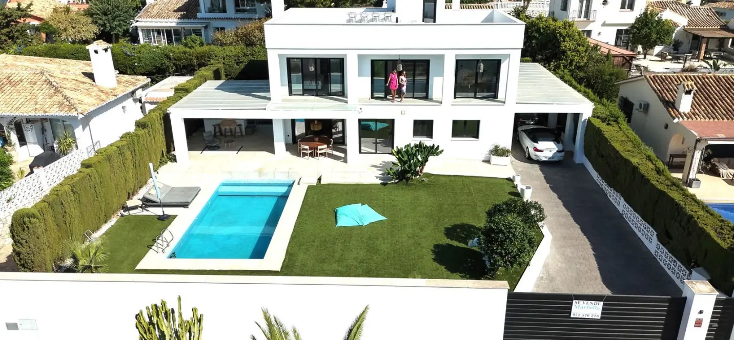 Venta de villa independiente en Calahonda 0