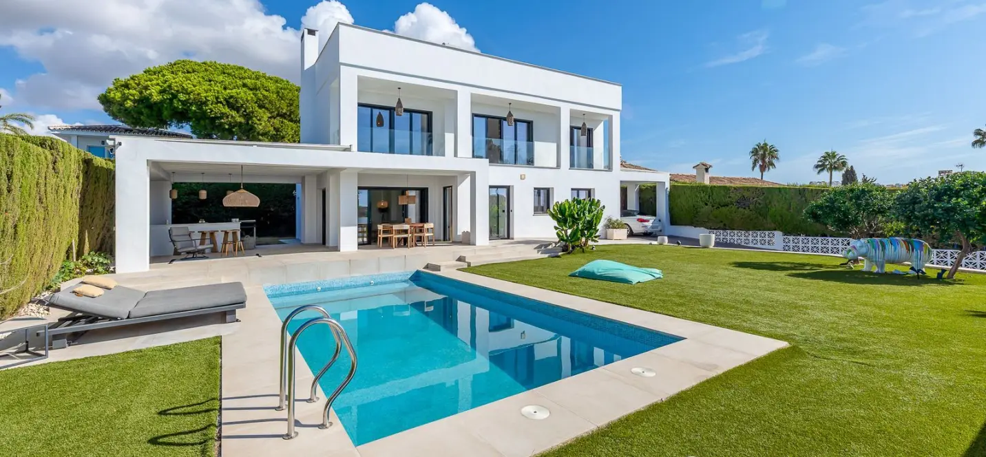 Venta de villa independiente en Calahonda 2