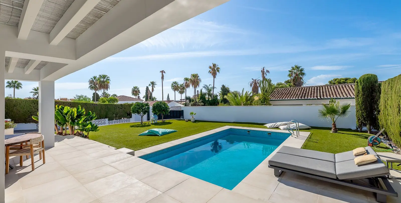 Venta de villa independiente en Calahonda 23