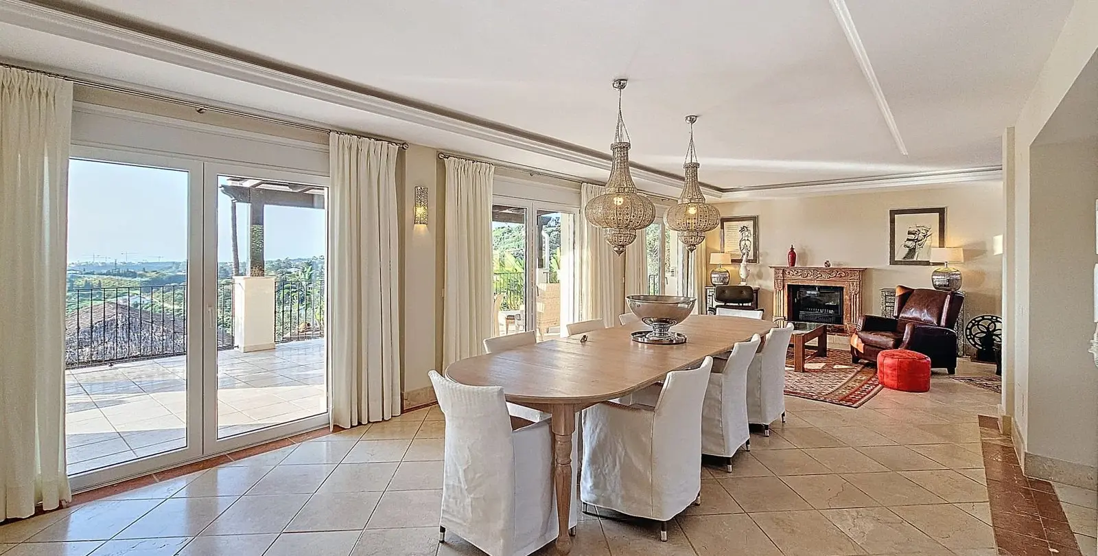 Venta de villa independiente en Estepona 2