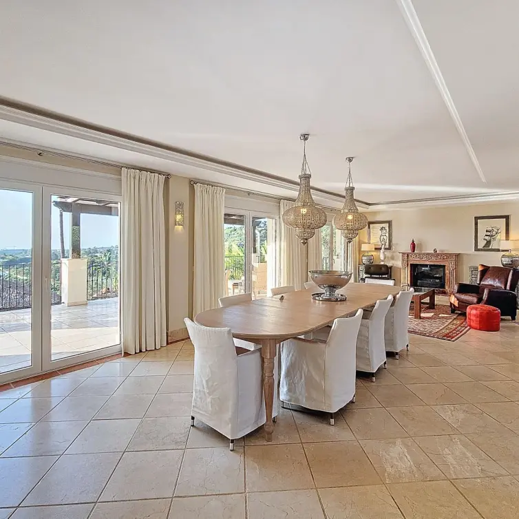Venta de villa independiente en Estepona