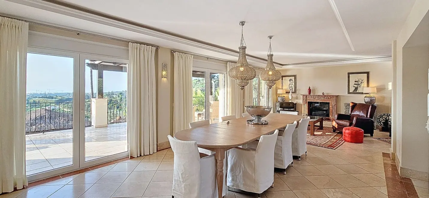 Venta de villa independiente en Estepona 1