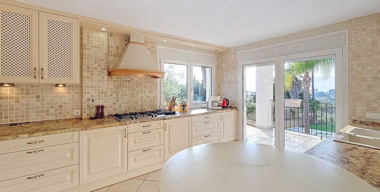 Venta de villa independiente en Estepona 3