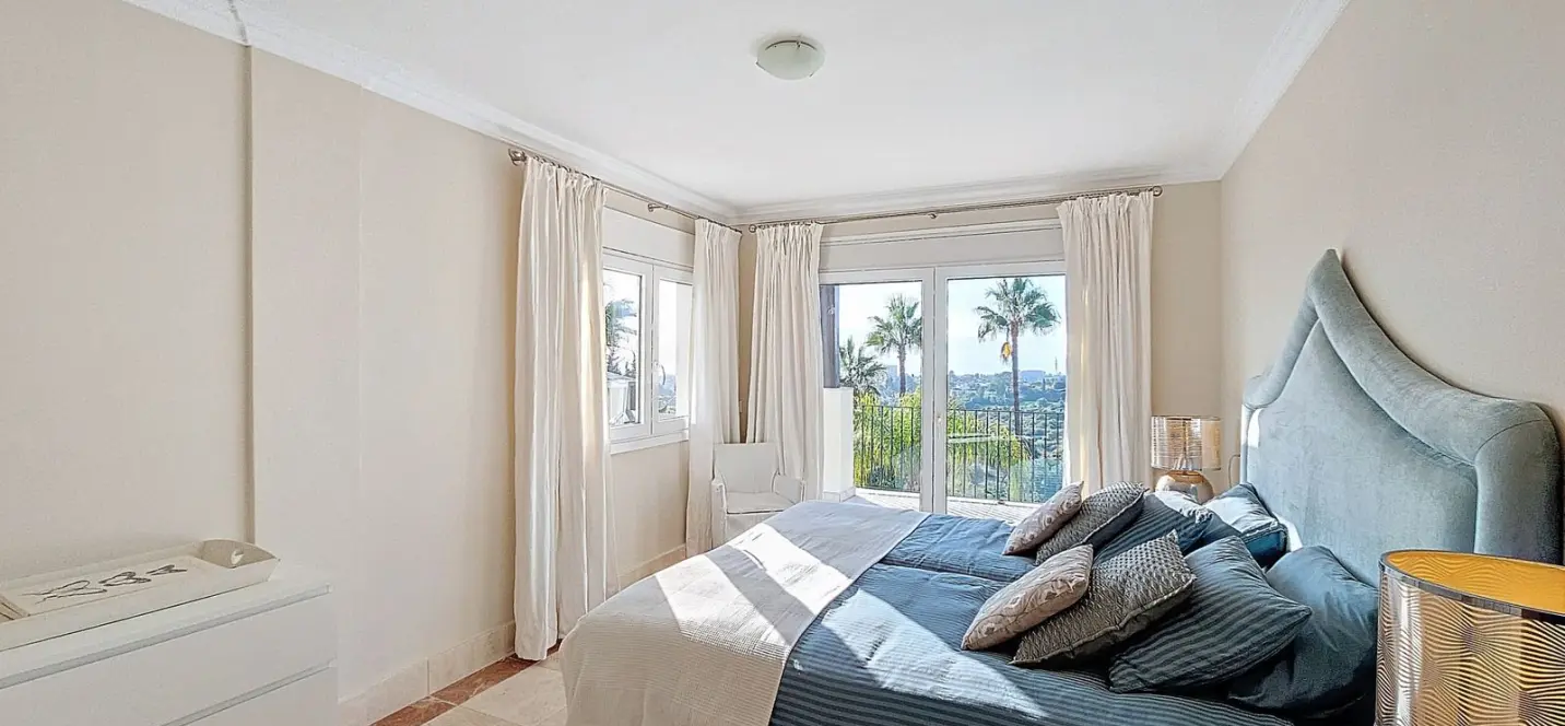 Venta de villa independiente en Estepona 3